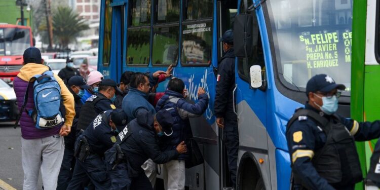 Hasta 9 años de cárcel para ratas de peseros taxis y microbuses públicos o privados