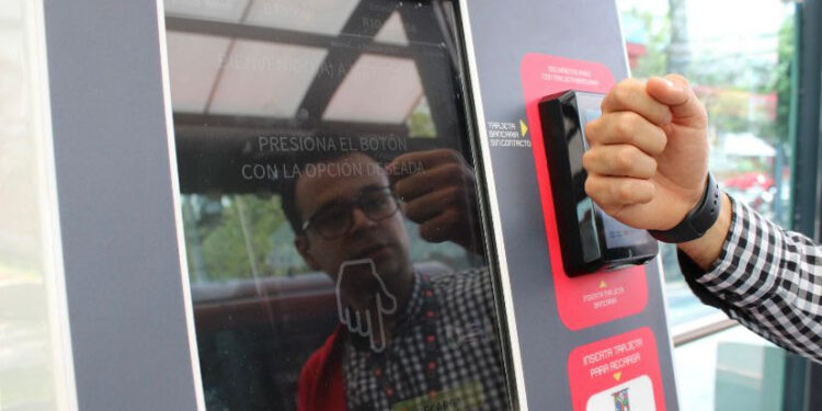 Metrobús pone en marcha nuevo sistema de pago y acceso en Línea 6