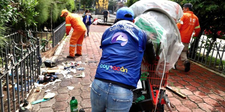 COYOACÁN APOYA A PERSONAS EN SITUACIÓN DE CALLE Y RECUPERA ESPACIO