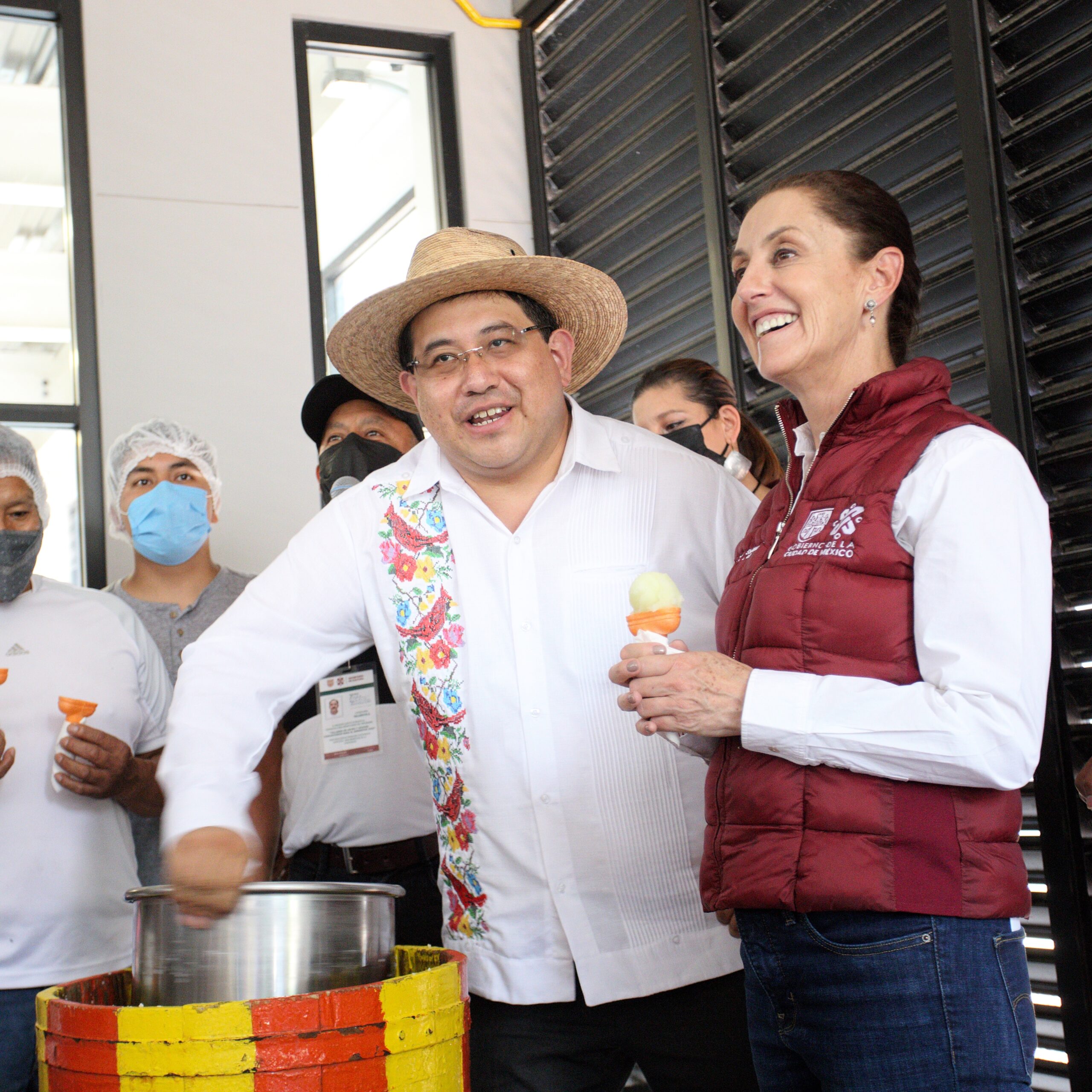 José Carlos Acosta acompaña a la Jefa de Gobierno en gira de trabajo por Xochimilco