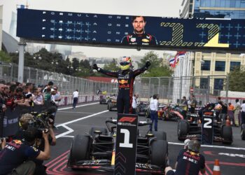 Sergio Pérez se lleva el GP de Azerbaiyán y confirma reinado en circuitos callejeros