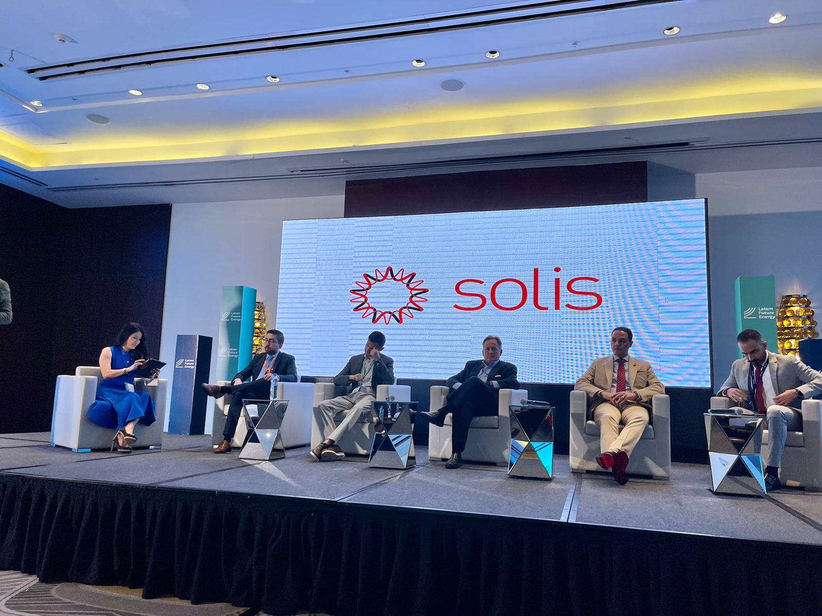Solis fortalece presencia en República Dominicana