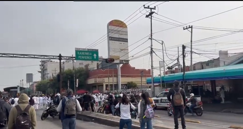 L3 del Metrobús sin servicio por bloqueo de médicos