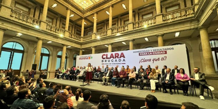 Clara Brugada anuncia a su equipo de precampaña