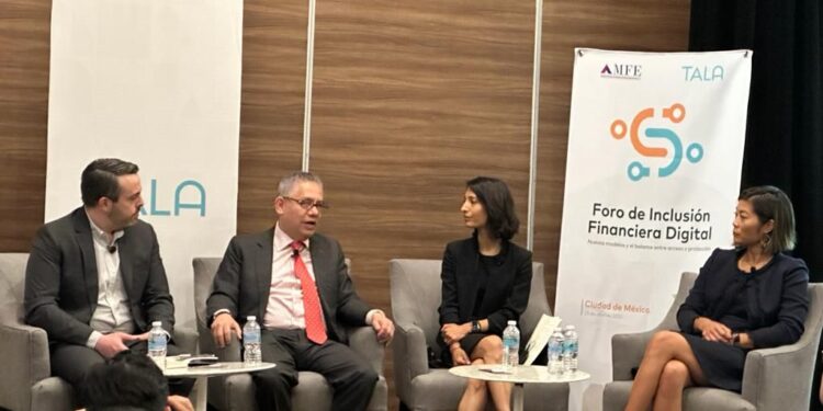 CEO y fundadora de Tala Mobile, con AMFE, inauguran el primer «Foro de Inclusión Financiera Digital» anual