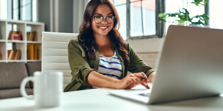 El trabajo híbrido requiere de una educación flexible y autodirigida: Centro Competencias Tecmilenio