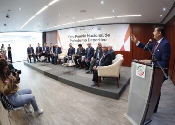 El Senado reconoce trayectoria de cronistas y periodistas deportivos