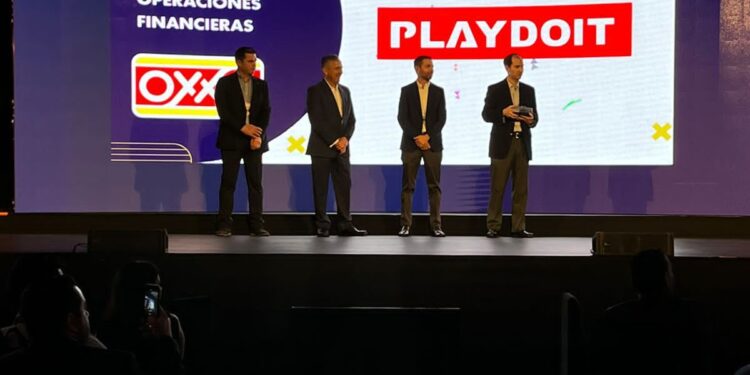 OXXO reconoce a Playdoit como mejor producto de su plataforma