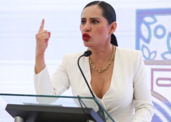 Sandra Cuevas dice que no es "limosnera" y rompe con la Alianza