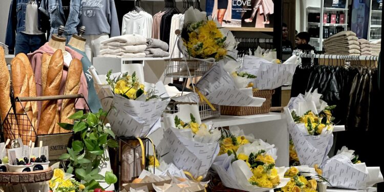 Abercrombie & Fitch celebra la apertura de su primera tienda en Jalisco, la décima en el país