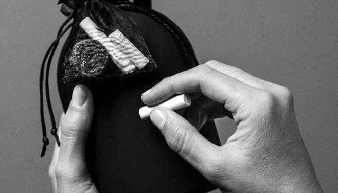 El famoso Lambrusco de Cantine Ceci, ahora disponible en una botella-pizarra