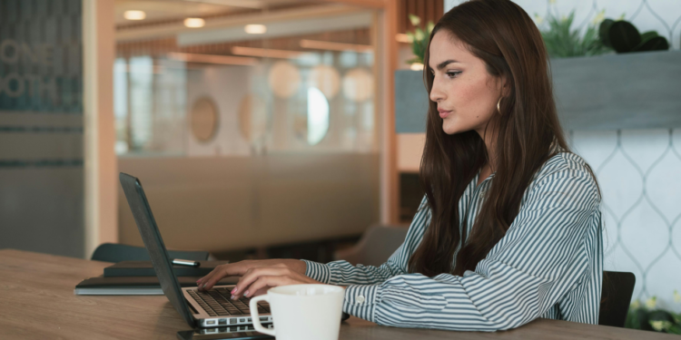Mujeres al frente: liderazgo digital para cerrar la brecha de género en la era tecnológica con Tecmilenio