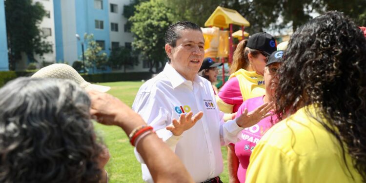 Giovani Gutiérrez promete solucionar demandas en Unidades Habitacionales de Coyoacán