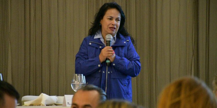 Progreso y bienestar para Azcapotzalco, promete Margarita Saldaña