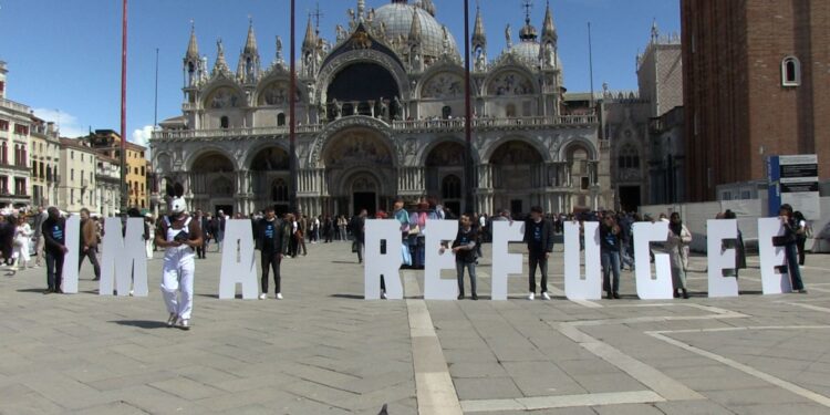 Food Of War presentó ‘Journey of Labels’ en la apertura de la Bienal de Venecia