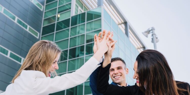 Juan Manuel Ponce Díaz y Vive Peninsular: liderazgo visionario que impulsa la excelencia y el valor social