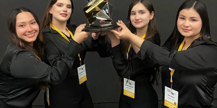 Estudiantes de Tecmilenio llevan su sazonador ganador a Kazajistán para apoyar a pescadores de Sinaloa