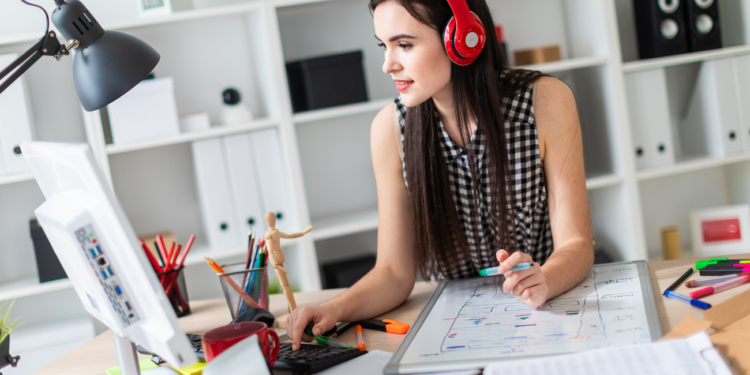 La creatividad humana va más allá de la inteligencia artificial: Tecmilenio