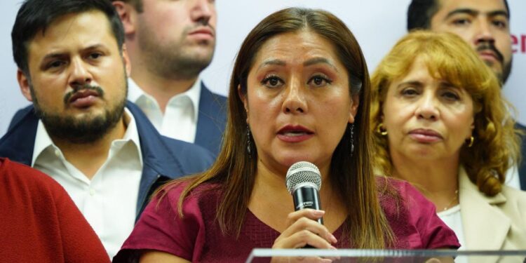 Xóchitl Bravo comprometida con derechos de capitalinos