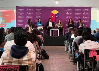 Arranca programa «Abriendo Puertas» con 100 becas para mejorar empleabilidad de jóvenes en el sector de TI
