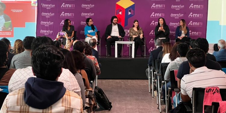 Arranca programa «Abriendo Puertas» con 100 becas para mejorar empleabilidad de jóvenes en el sector de TI