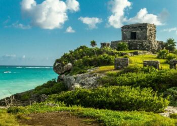 Tulum Country Club y Álvaro Moya Corral promueven la sostenibilidad con nueva cabina de reciclaje en Chemuyil