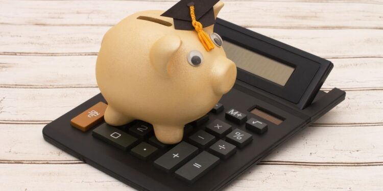 Financiería ME·XI ofrece préstamos para empleados de gobierno para cubrir los gastos escolares