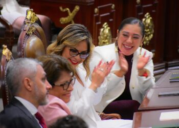 Morena adopta a priísta y panista, supera mayoría calificada en Congreso CDMX