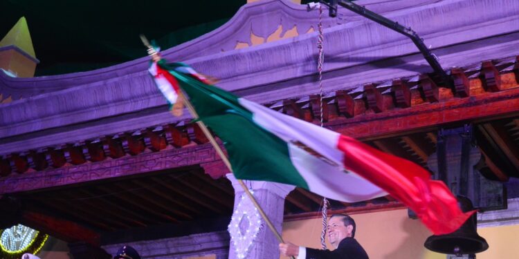 Más de 120 mil personas celebran el grito en Coyoacán