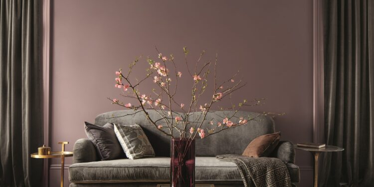 El Color del Año 2025 de Benjamin Moore: Cinnamon Slate 2113-40