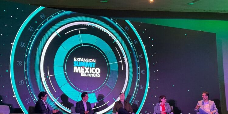 Destaca Tecmilenio como líder en innovación educativa durante el Expansión Summit 2024