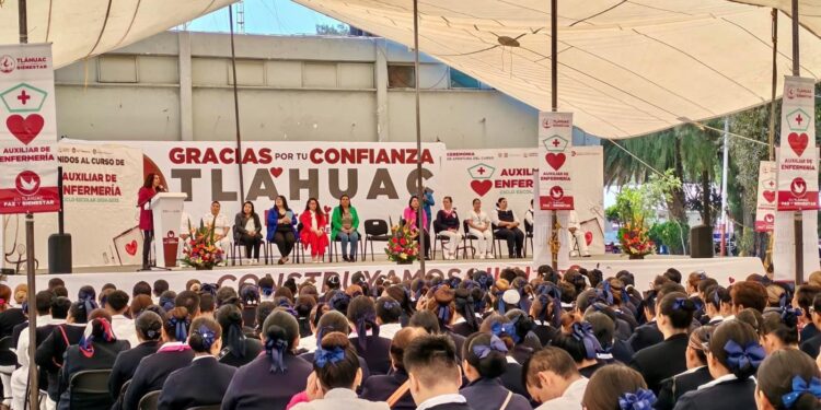 Tláhuac inicia Ciclo de la Escuela de Enfermería con miles de alumnas