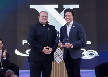 Rodrigo Herrera recibe el X Premio GENERA al Empresario del Año 2024