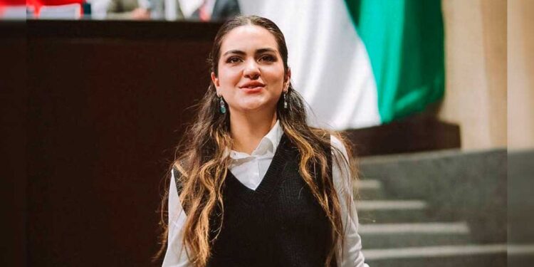 Andrea Chávez denuncia acoso por parte de medio nacional