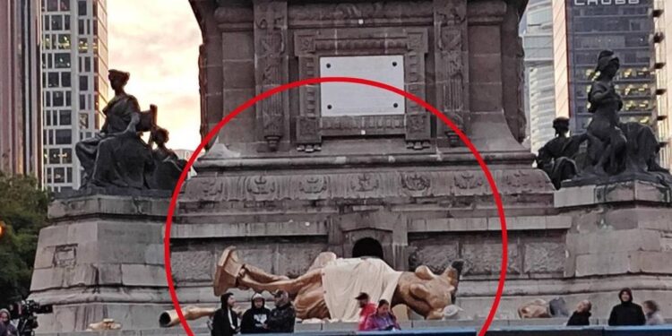 ¡Falso! El Ángel de la Independencia no se cayó, es parte de una película