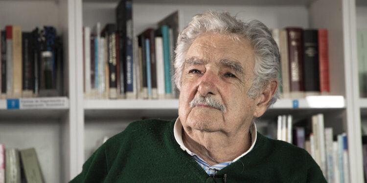 José Mujica regresa al ruedo político: "La esperanza está en nuestras manos"