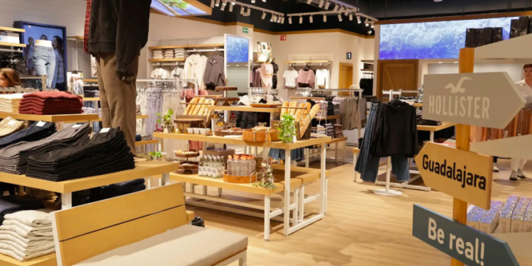 Hollister Co. celebra la exitosa apertura de su nueva tienda en Galerías Guadalajara