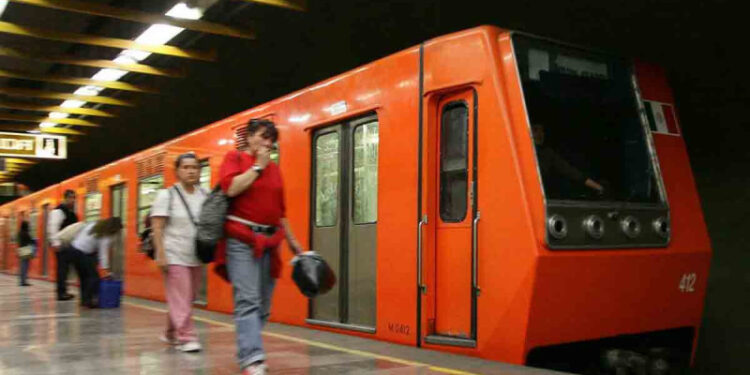 Manifestaciones afectan Metro y Metrobús en CDMX