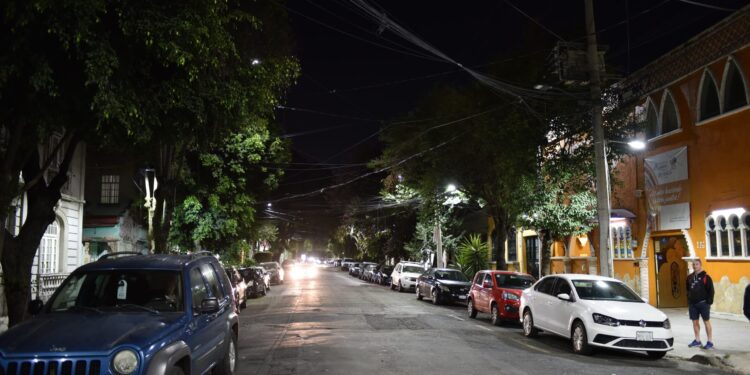 Iluminan la Cuauhtémoc con 23 mil nuevas luminarias