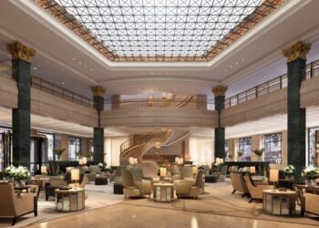 Juan Cristóbal Bremer asiste al evento ELLE x Future en representación de Xala