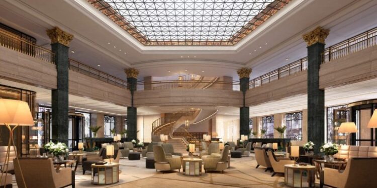 Juan Cristóbal Bremer asiste al evento ELLE x Future en representación de Xala