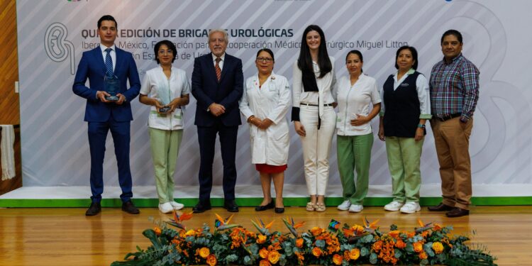 Realizan cirugías urológicas a pacientes de escasos recursos en Oaxaca