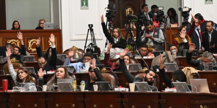 Bertha María Alcalde toma protesta como nueva Fiscal de la Ciudad