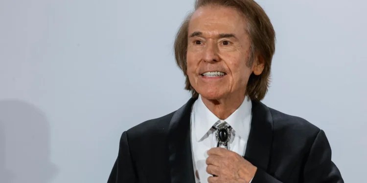 Raphael deja el hospital: Su lucha contra el linfoma cerebral sigue con esperanza