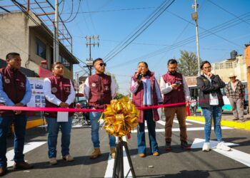 Entregan en Iztapalapa primera obra del año