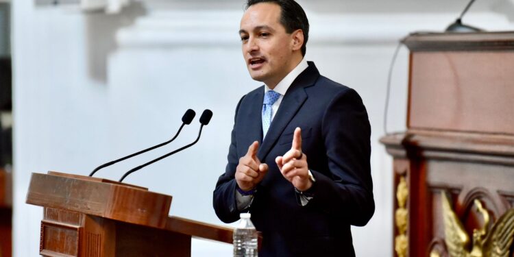 Debate sobre fiesta brava y peleas de gallos debe apegarse a la legalidad: panistas