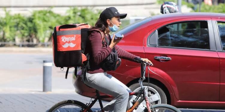 Repartidoras de comida sufren acoso y discriminación: Urge acción legislativa