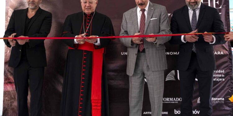 Inauguran The Mystery Man, gran exposición en la UAG