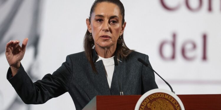 Sheinbaum se reúne en Palacio Nacional ante amenaza arancelaria de EE.UU.