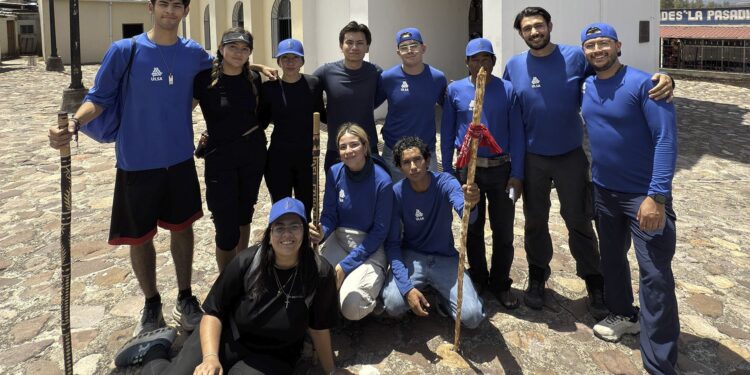 Jóvenes lasallistas apuestan por la paz: Más de 40 kilómetros de fe transforman la Sierra Tarahumara en santuario de esperanza